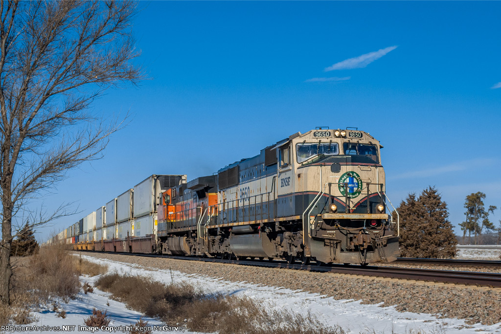 BNSF 9650 EAST